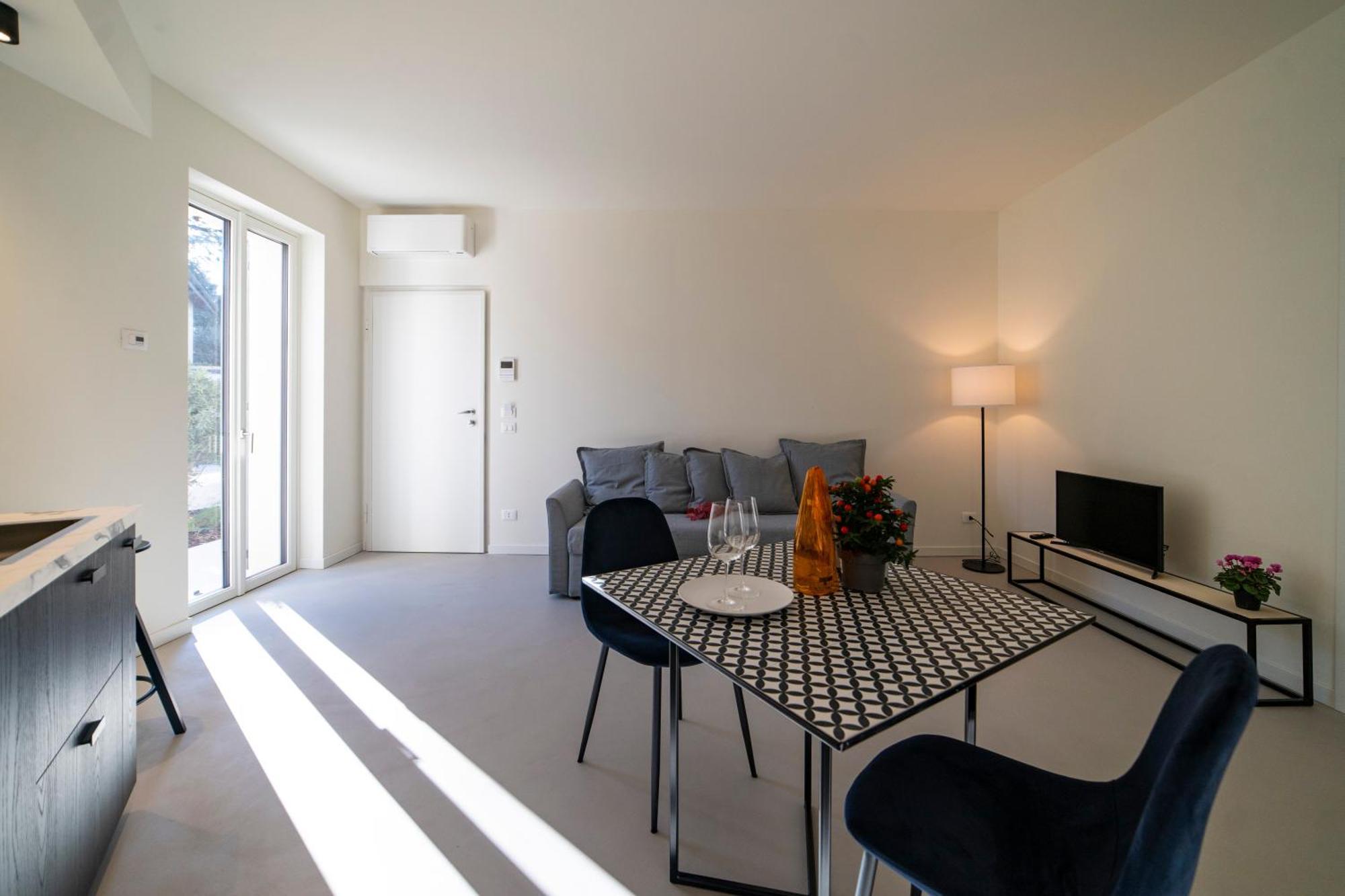 Via Vittorio Veneto 468 Chiari Aparthotel Phòng bức ảnh
